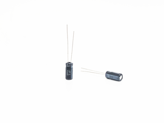 خازن های الکترولیتی سرب شعاعی ISO9001 RoHS 1UF25V 5X11mm