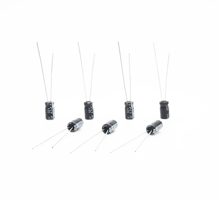 خازن های الکترولیتی مینیاتوری 4.7UF50V خازن با عمر طولانی 2000 ساعت