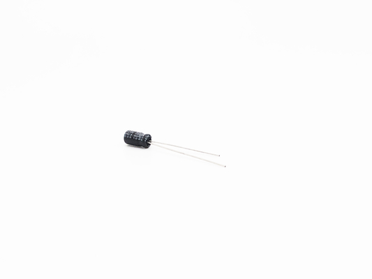 خازن های الکترولیتی مینیاتوری 4.7UF50V خازن با عمر طولانی 2000 ساعت