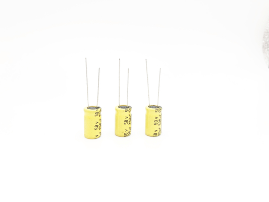 خازن 10000 ساعت بسیار طولانی مدت 330UF50V 10X16MM